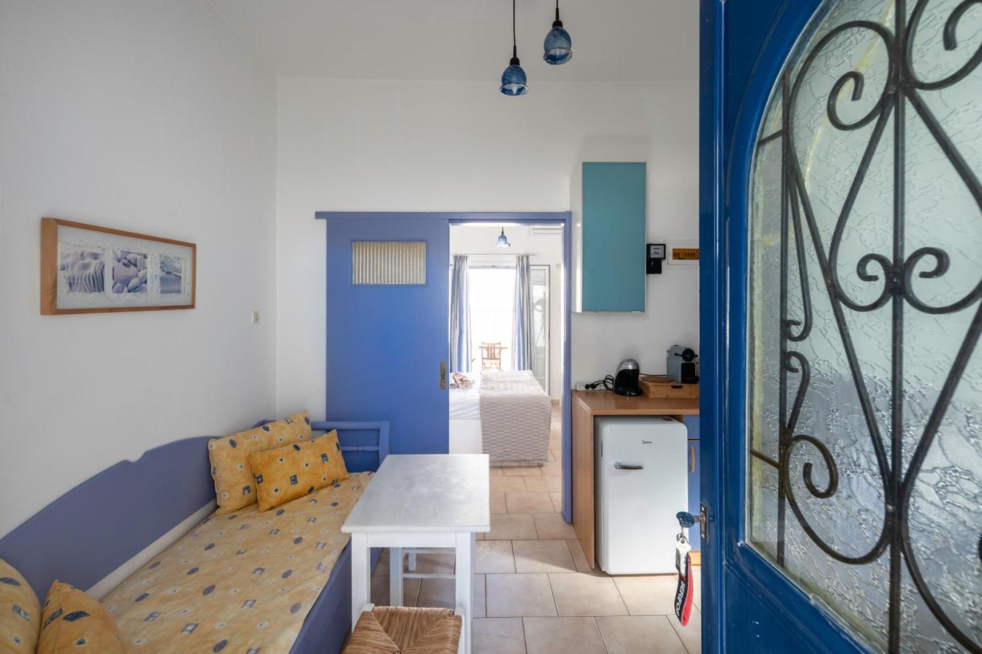 Bofor Studios & Rooms Livadakia Quarto foto